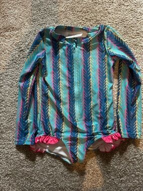 Oopsie Daisy Girls Long Sleeve Rash Guard Swimsuit Size 5 – Arrow Print